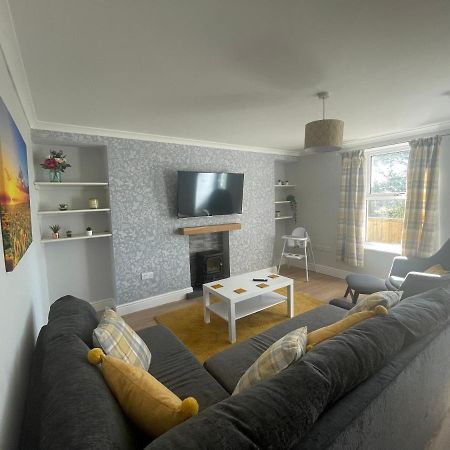 Immaculate One Bedroom Home With Private Parking Swansea Eksteriør bilde